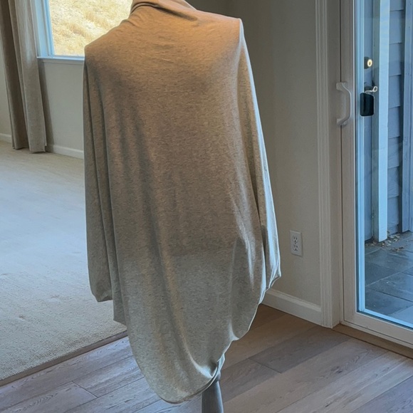 NWT. Lululemon Sage Scarf Cotton One Size Beige/Gray - Picture 5 of 6